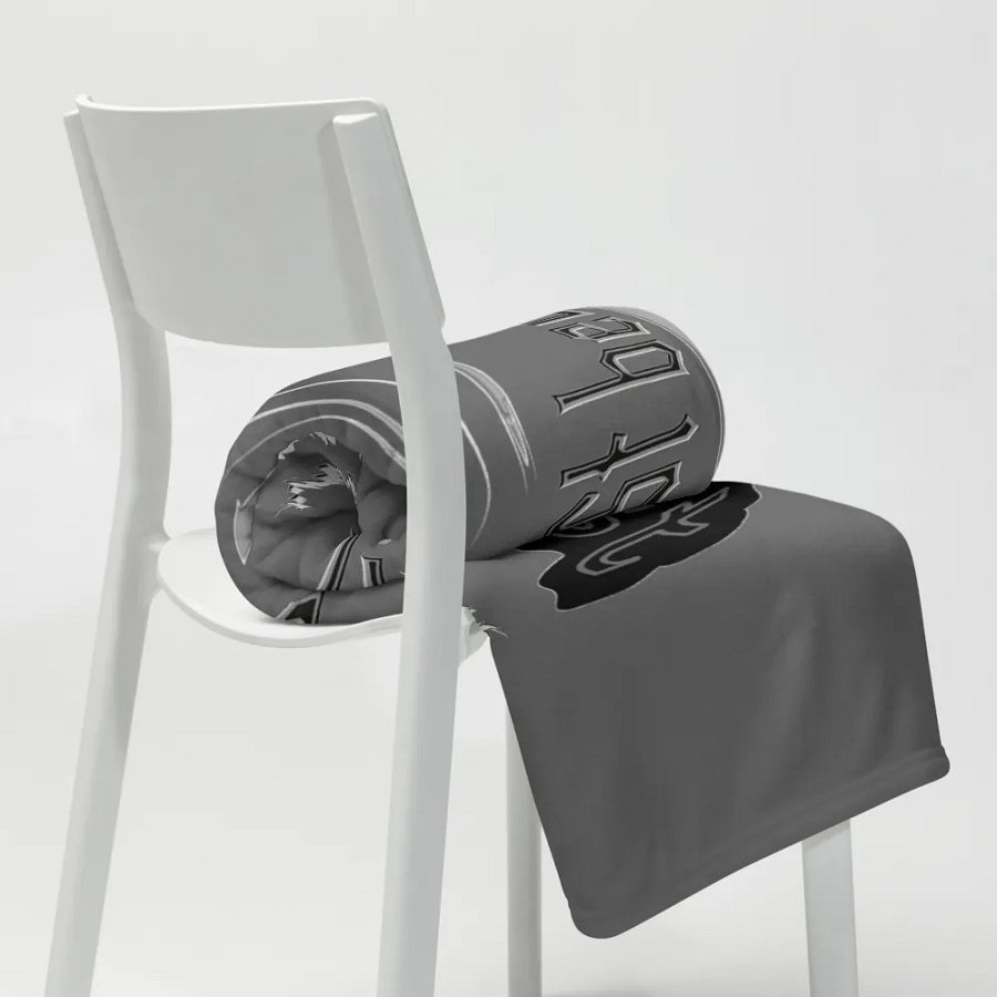 Never stop doing your best just because someone doesn't give you credit Throw Blanket product image (8)