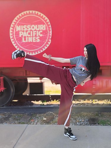 Sidekick Sunday! DM me your #sidekicksunday photos and I’ll share you into my stories! 📸🙌

Rocking my @promackarate shirt! 

...