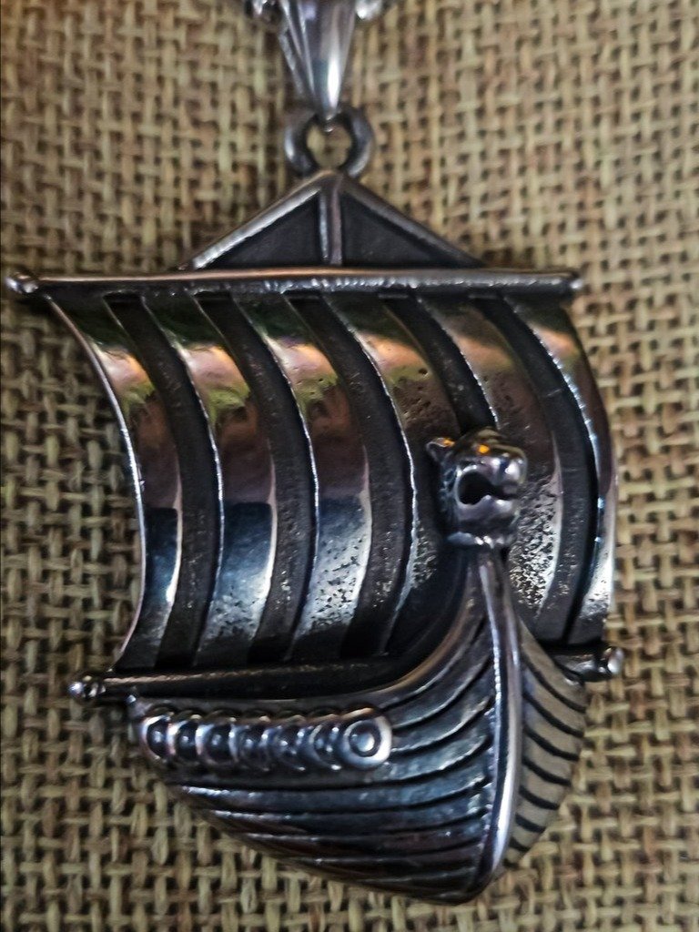 The Armored Kingdom Silver Longship of North Necklace product image (4)
