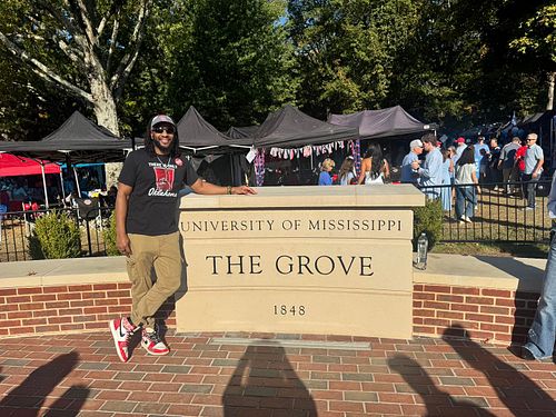 Enjoying TheGrove™️
If you can ever go, find a way… it’s bananas ⭕️🙌🧬
