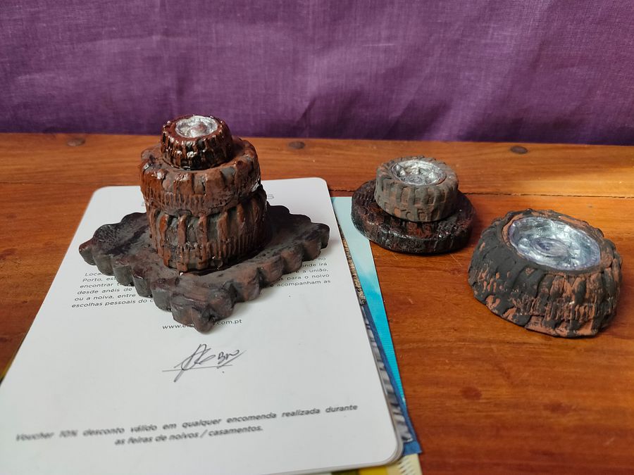 Conjunto de pneus composto por 4 peças, pisa-papéis, suporte incenso, suporte tealight, taça de clips product image (4)