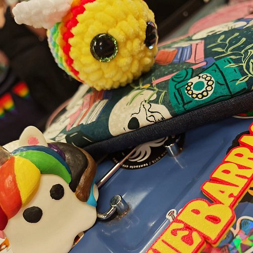 So the Unicorn made me do it! They wanted the book bag from @the.sew.bro and a little bee friend from @jeanobeanocrochet ! 

...