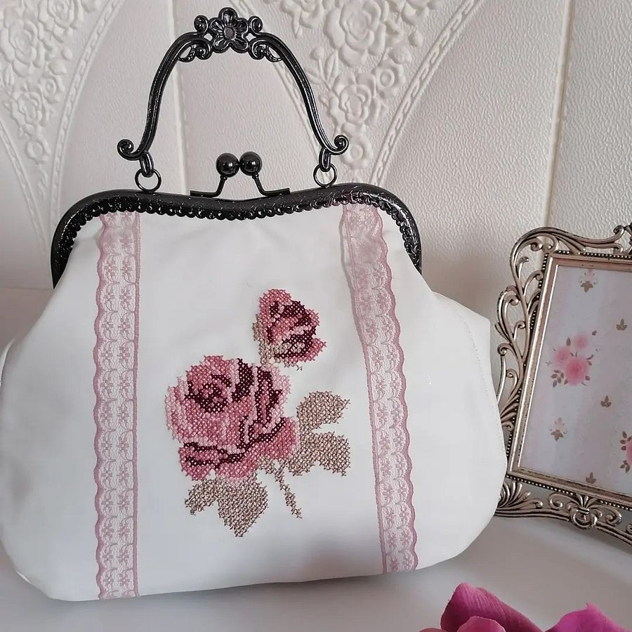 White leather bag product image (1)