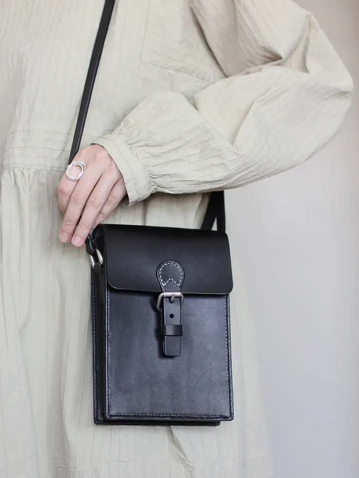 Vegetable Tanned Leather Classic Satchel – Black product image (1)