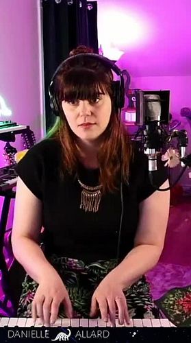 Rolling in the deep in the new studio. There is a special surprise waiting for you on stream this week.
.
Full video: https:/...