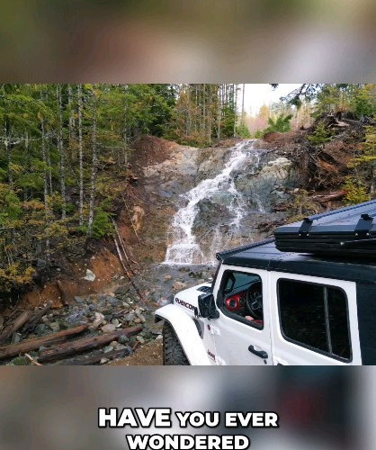 Driving up a waterfall has never looked so good!
Go watch the full video now!
Link in description! 

#rockcrawling #waterfall...