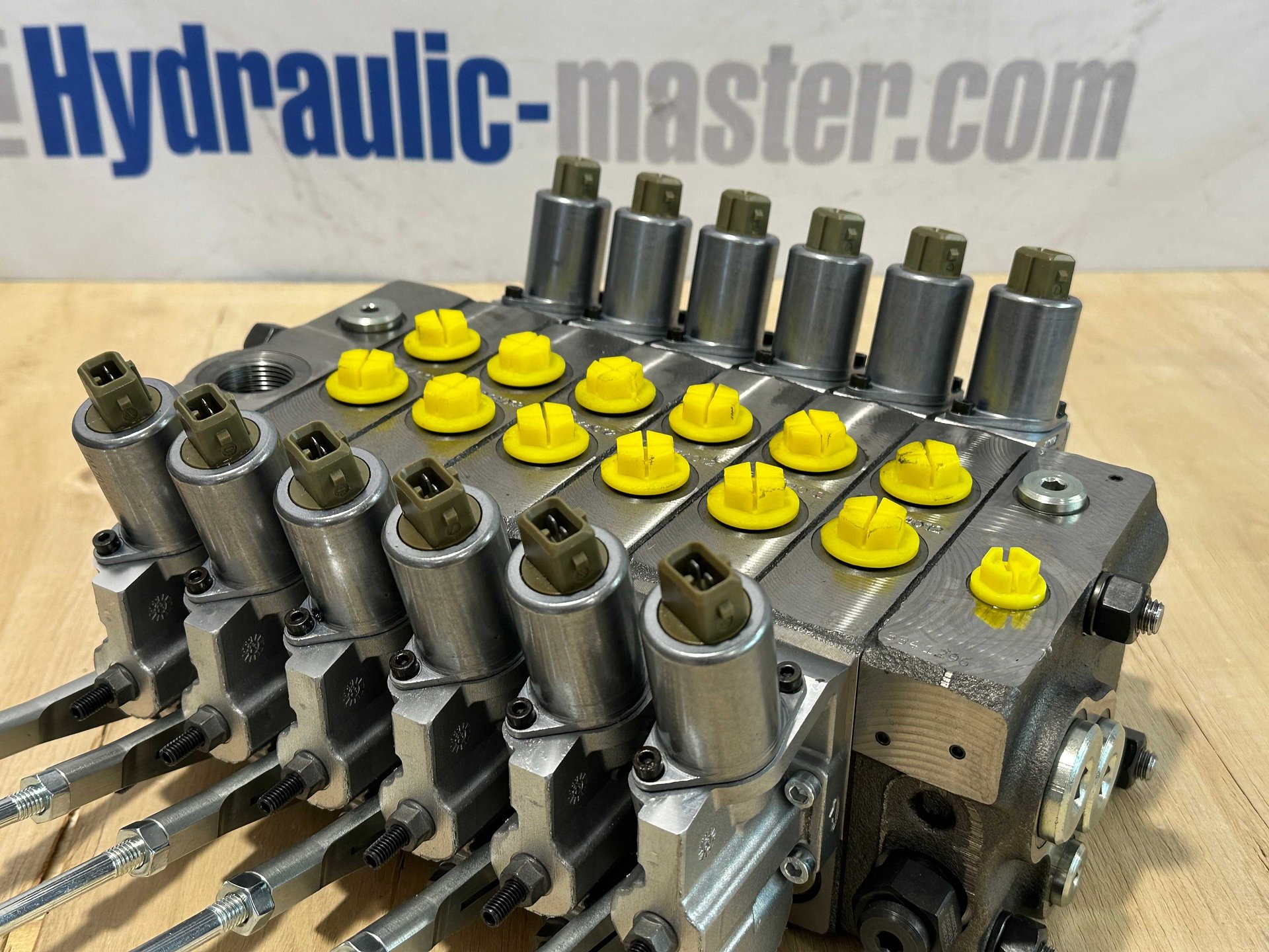 Walvoil DPX 100 with 2 proportional JP Joysticks 6 function for Atlas Hiab Palfinger Fassi product image (3)