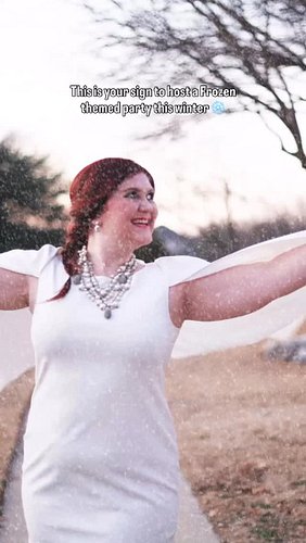 Forever one of my favorite #disneydinners. The one that started it all! 💙✨❄️ How gorgeous would this theme be for a holiday p...