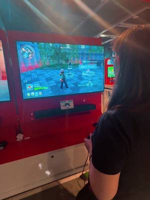 The final day of #PAX and I made so many memories! I tried the new pokemon game and ate some donuts and played SO much final fantasy MTG , we even won some games!! Can’t wait to come back!  I miss #seattle  already #pokemon #viral #fyp 
