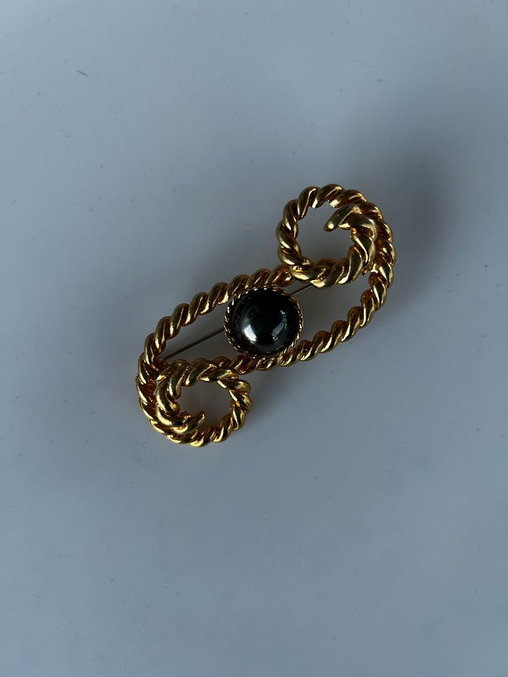 Vintage Gold Tone Rope Twist Cabochon Brooch product image (2)