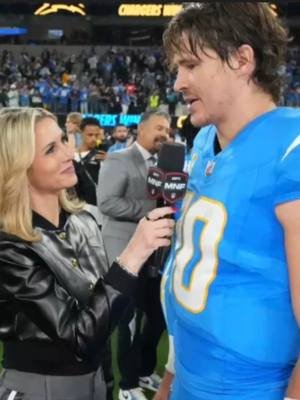 Do we really need sideline reporters? #JustinHerbert #NFL #chargersnation