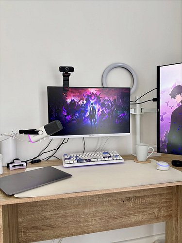 My not-so-glamorous temp setup in the lounge while we’re waiting for the paint to cure in the new stream room 👀 cables everyw...