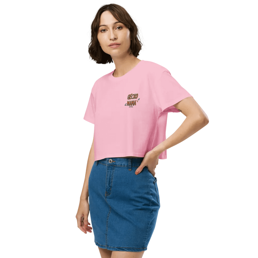 Gecko Mama Crop Top product image (25)