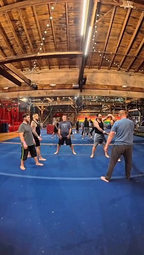 We’re gettin twisty at @seattlegaba practice! #circus #circusarts #acro #partneracrobatics #swings #twists