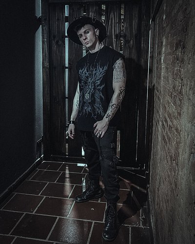 Woah there cowgothboi 🤠🦇 #goth #gothic #gothicfashion #gothicstyle
