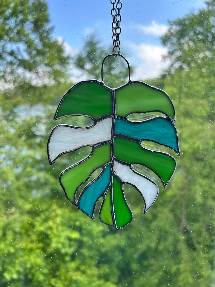 Monstera Leaf Stained Glass Suncatcher (Small) product image (2)