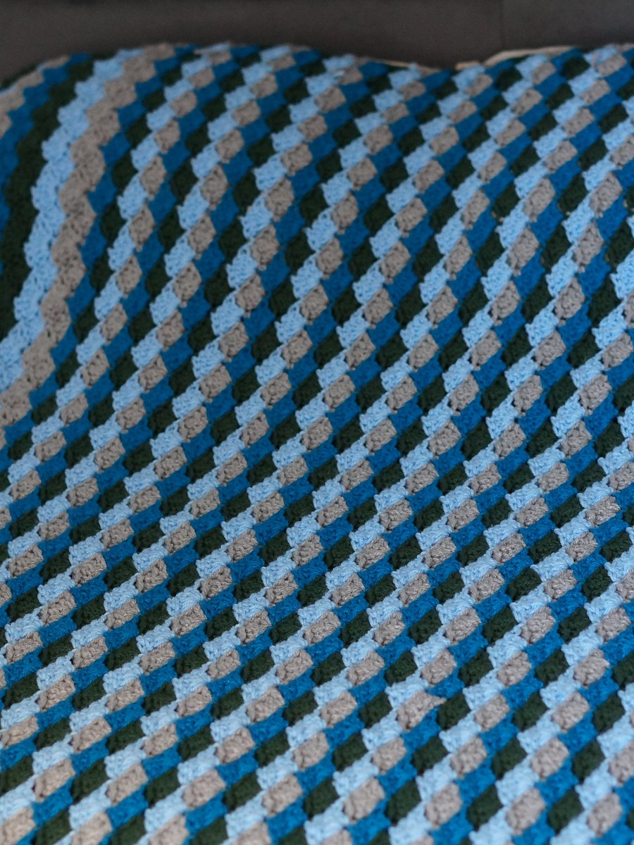 Queen size shell stitch blanket pdf pattern product image (2)