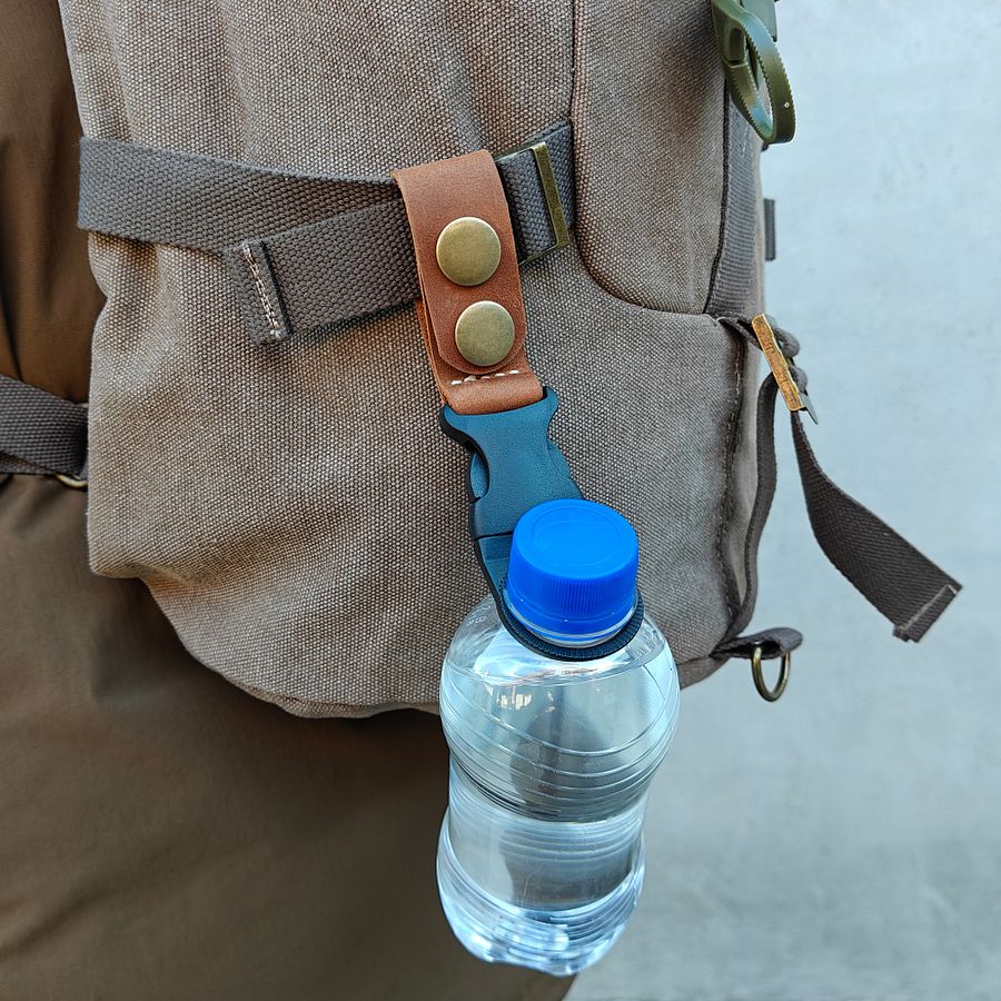 MEEBOY 3 Pcs handmade leather water bottle carabiner, water bottle holder for Outdoor Camping Hiking Traveling product image (8)