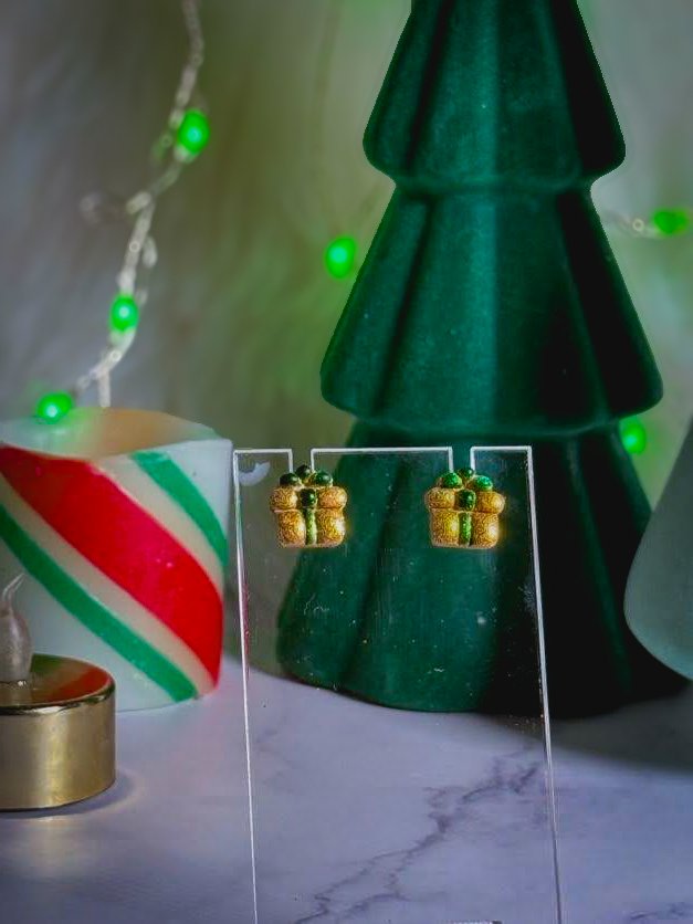 Green & Gold Gift Studs product image (1)