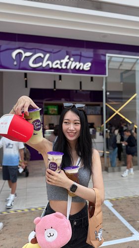 Couldn’t leave Vancouver without trying @chatimecanada ‘s Jasmine Lineup 🌸🍵

🌸 Jasmine Apple Bloom (crisp apple + floral jasm...