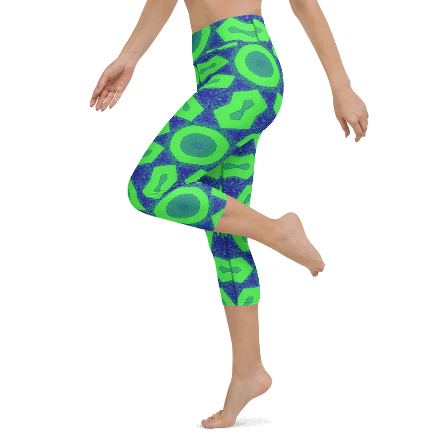 Sunset Glow Capri Leggings product image (11)