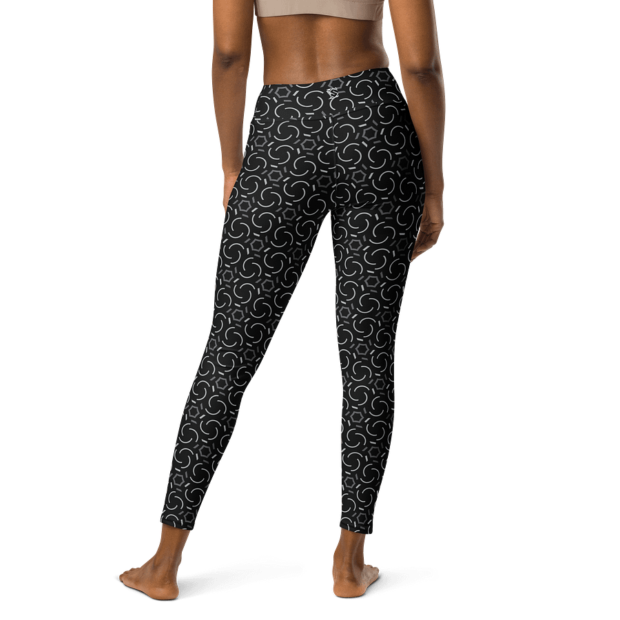 Smoke & Shadow Geometric Print Yoga Leggings product image (2)