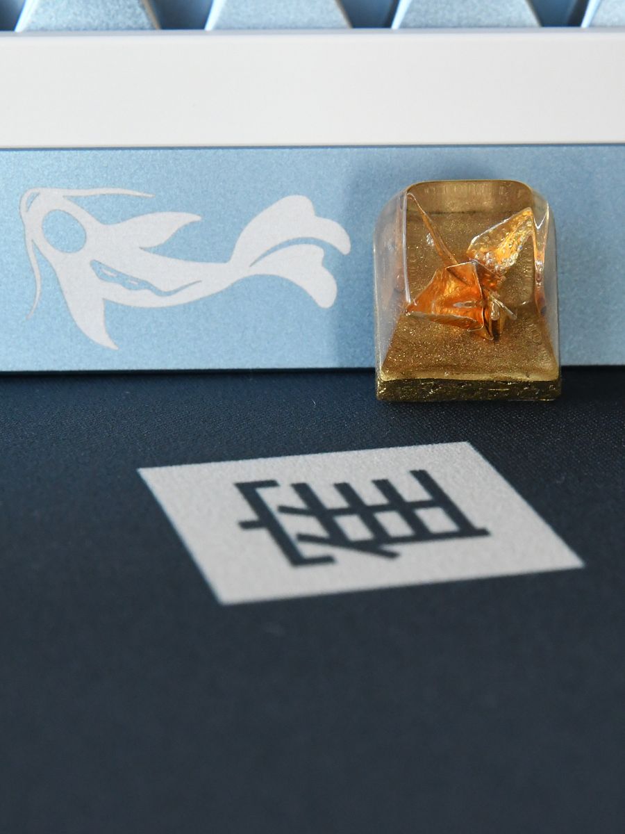 Golden Ruins Crane SA R1 Keycap product image (3)