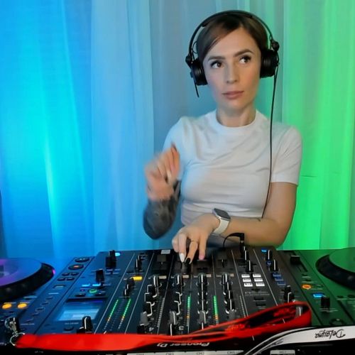 In this videos, 4 fav tunes from Easter stream :P Let me know if you would like to have this mix uploaded on YT channel :D 

...