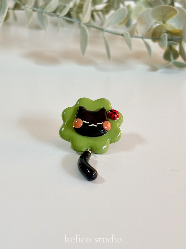 lucky clover cat • clay pin product image (1)