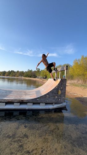 I can only imagine how scary this must have been for @blindlionn … the water was cold af. I missed the bails into the water u...