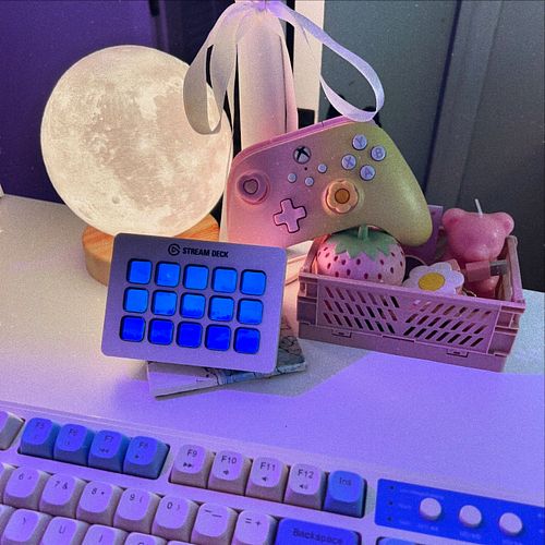 wait so this seasonal depression lamp is actually working lmao 11/10 recommend ☀️