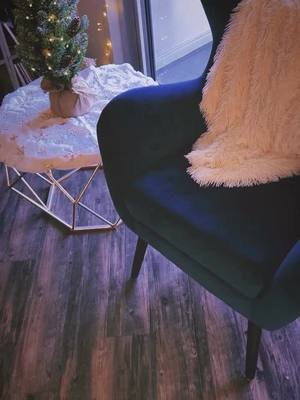 I have somehow managed to break two artificial Christmas trees since moving to Nashville. Maybe the third time really is the charm? We’ll see if this one survives! Looking forward to a drama free Christmas! Happy Holidays y’all! #nodrama #christmastree #thirdtimesthecharm