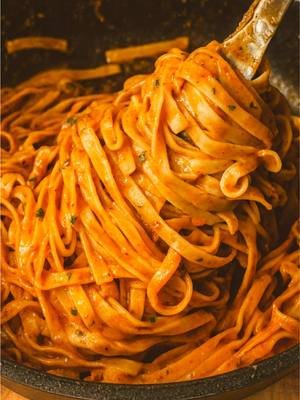 Roasted Tomato Garlic Butter Pasta 🍅🧈✨ What you’ll need: 🍅 Cherry tomatoes + lots of garlic 🫒 Olive oil 🌿 Basil, oregano, chili flakes 🧈 Vegan butter 🍝 Pasta of choice 🥄 Balsamic glaze + black pepper Slow-roast tomatoes and garlic in olive oil, blend with butter, basil, and spices into a silky sauce, then toss with hot pasta. Chill the sauce if you want those thick, buttery spoon scoops like in the video🤤 𝐅𝐔𝐋𝐋 𝐑𝐄𝐂𝐈𝐏𝐄 𝐎𝐍 𝐌𝐘 𝐁𝐋𝐎𝐆 𝐃𝐫𝐯𝐞𝐠𝐚𝐧𝐛𝐥𝐨𝐠 𝐝𝐨𝐭 𝐜𝐨𝐦 (𝐋𝐈𝐍𝐊 𝐈𝐍 𝐌𝐘 𝐁𝐈𝐎) #easypastarecipe #veggierecipes #pasta #quickrecipes #vegan                         