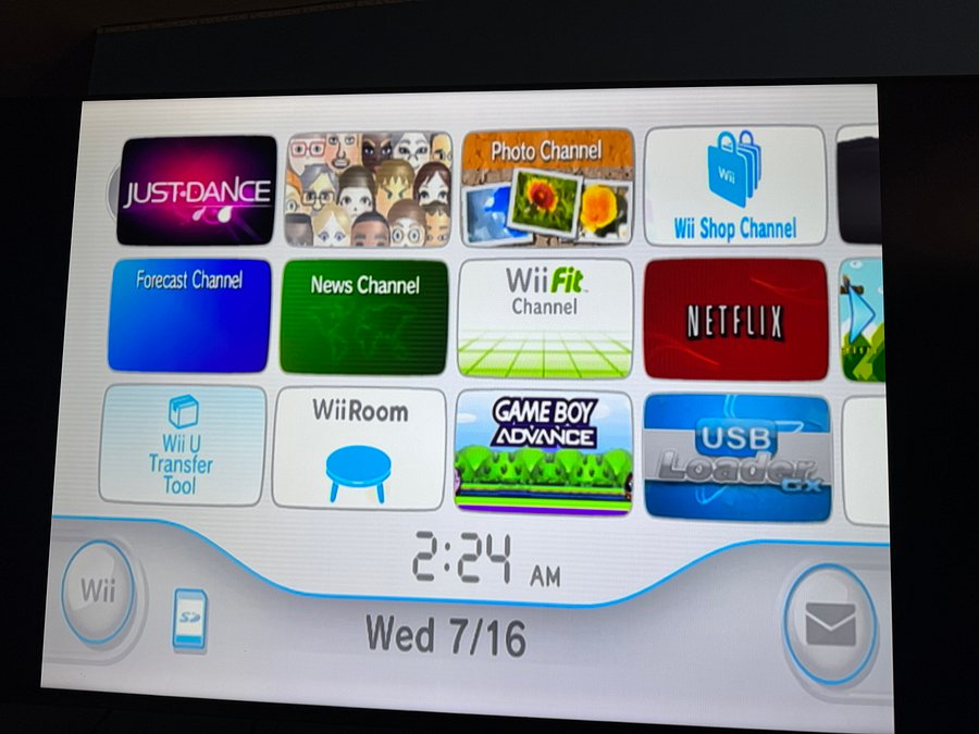 Pre-Modded Wii Console + 32GB SD Card! product image (3)