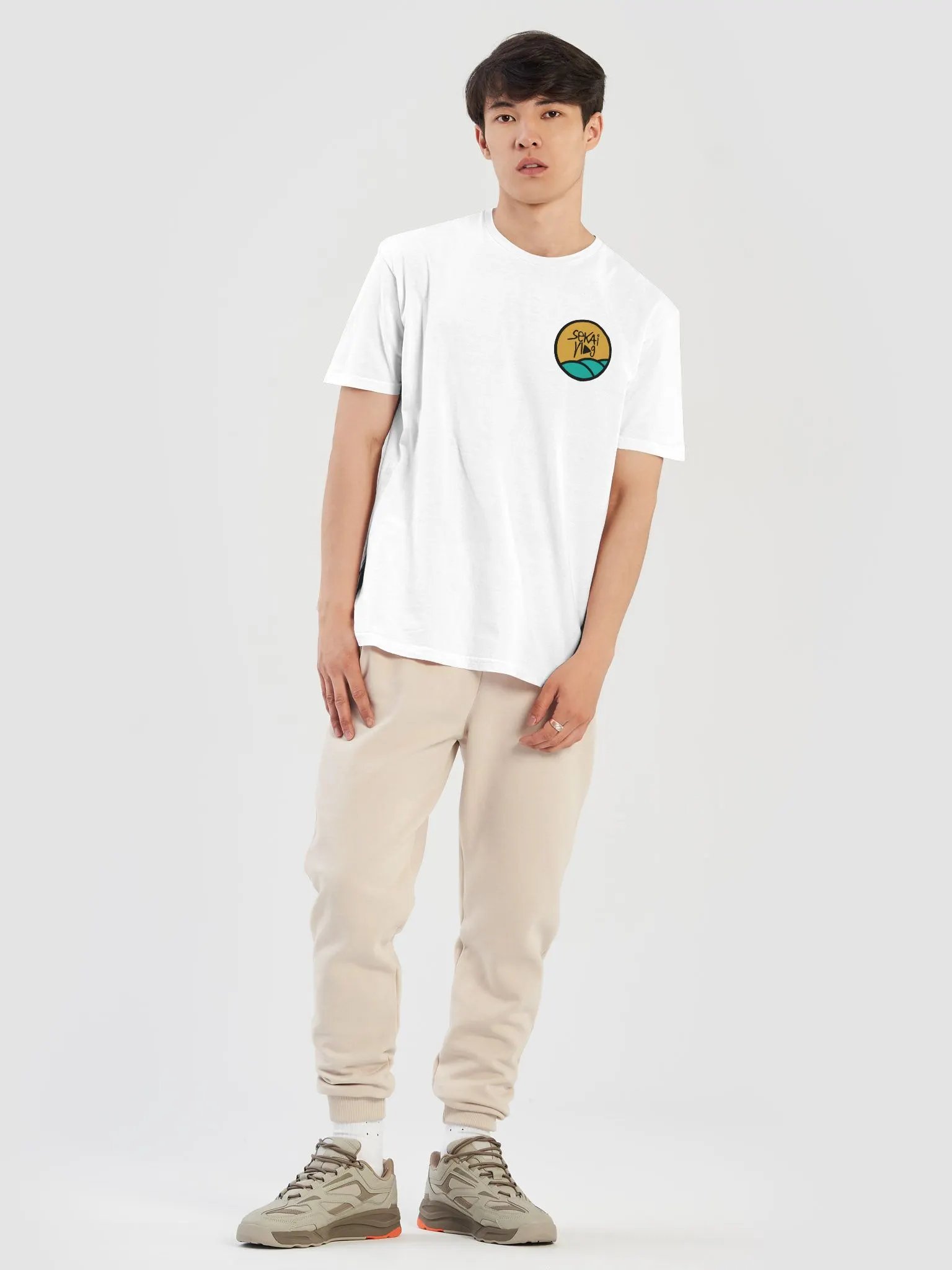 Sekaivlog - Camisa blanca con logo a color product image (5)