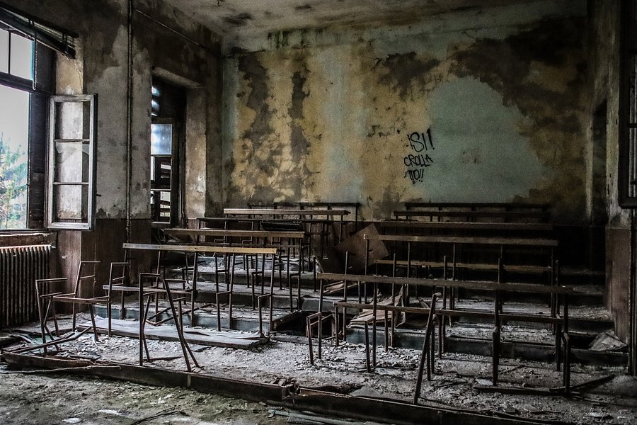 Silent Lessons – Abandoned Classroom-Urbex Italy product image (1)
