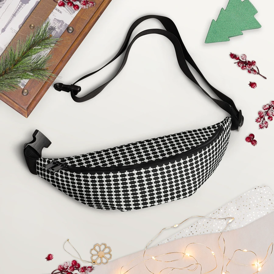 Abstract Black and White Chain Fanny Pack product image (12)