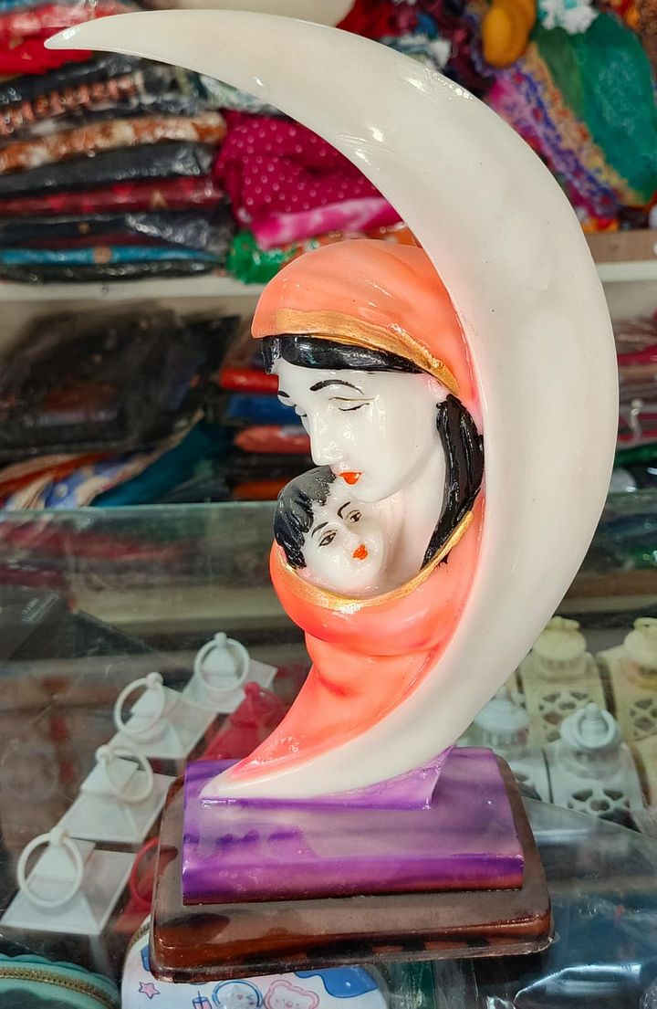 MOTHER MARY IDOL product image (1)