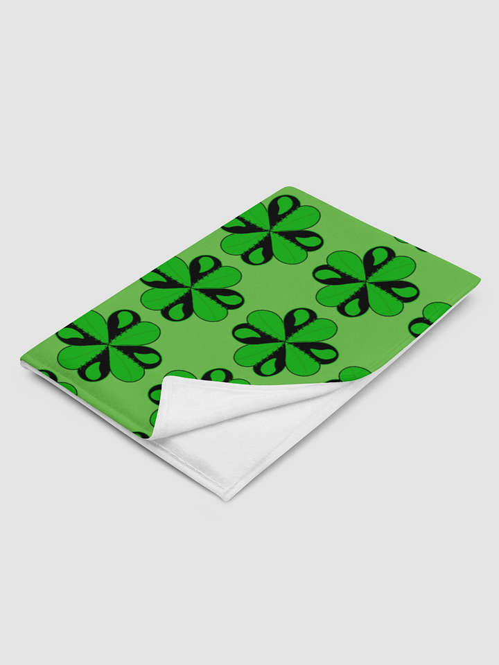 BrokenxClover Comfy Blanket product image (2)