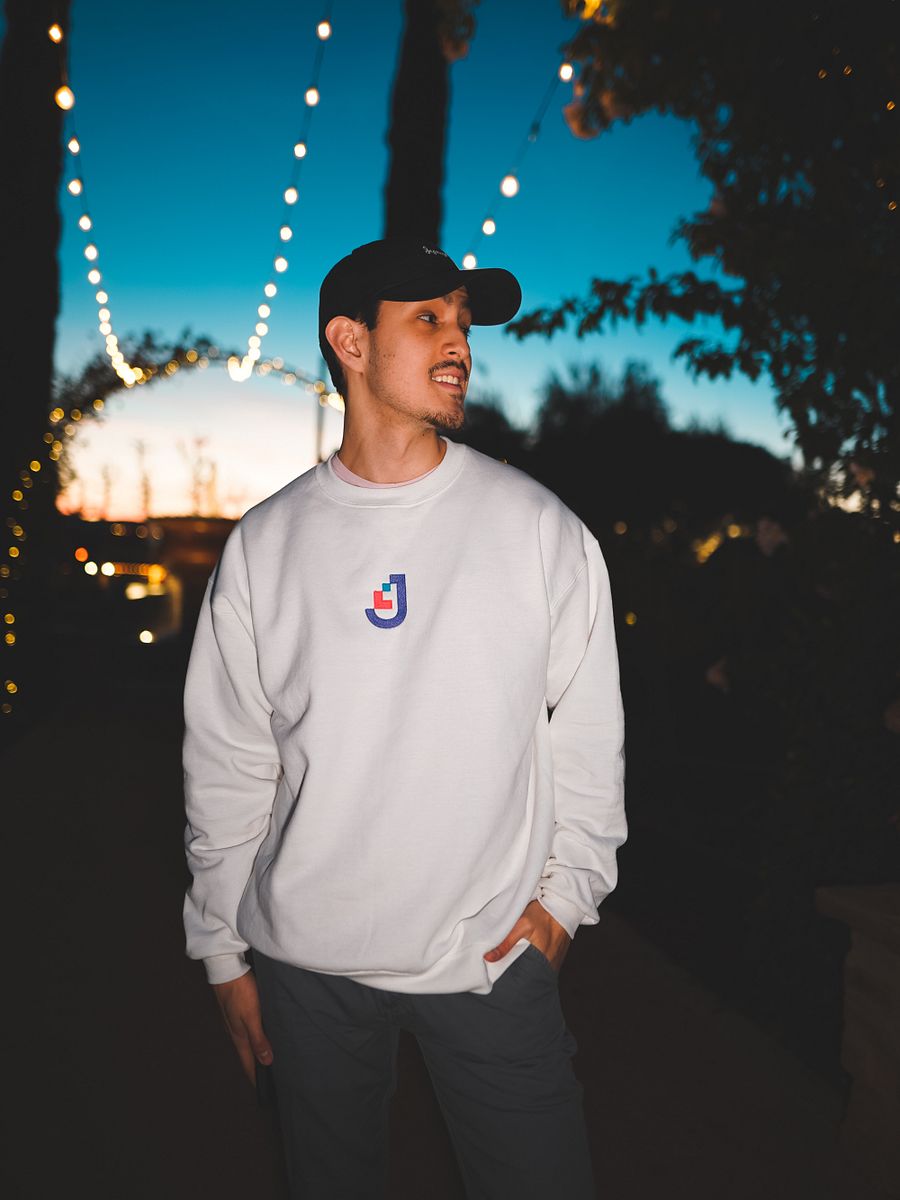 JENNAH CLASSIC EMBROIDERED CREWNECK product image (5)