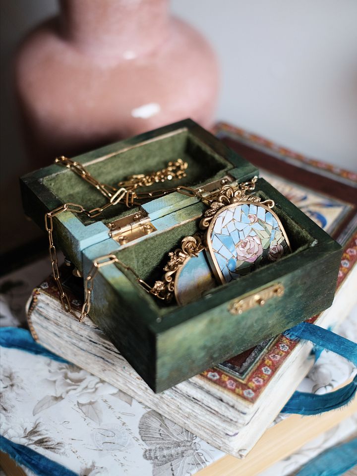 Daydreaming Cottage Jewelry Box product image (2)
