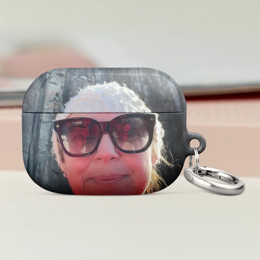 AirPods case product image (47)
