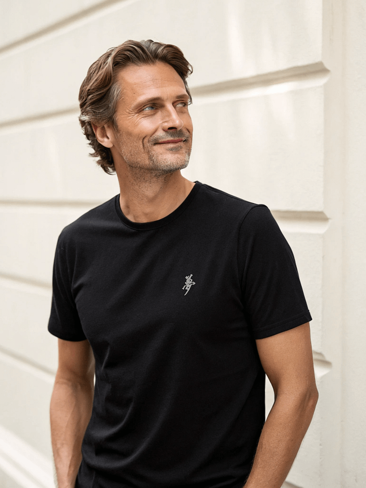 夢 / Dream - Premium Quality Japanese Kanji Tee - Black product image (1)