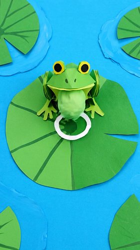 Papercraft frog on a lilypad #asmr #frog #origami #papercraft