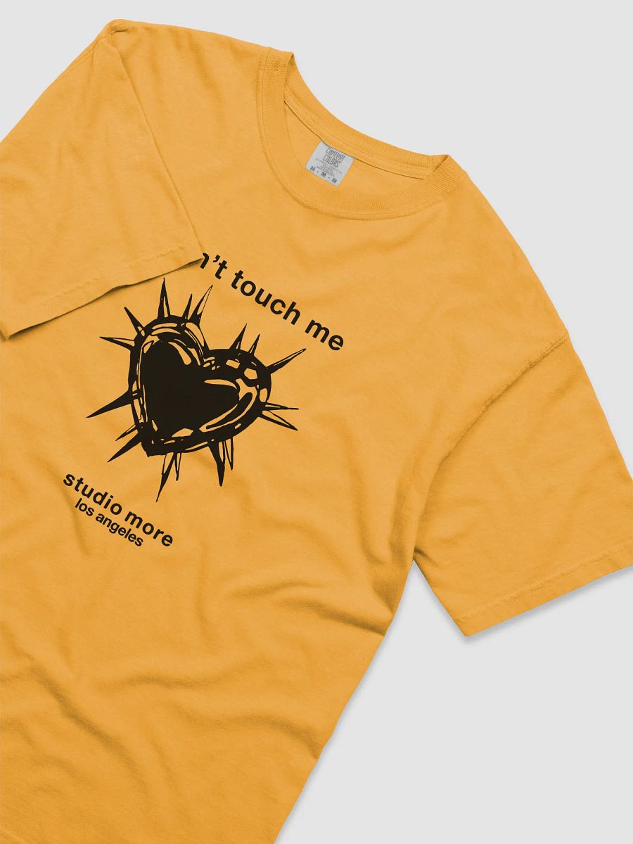 don’t touch me - Tee product image (17)