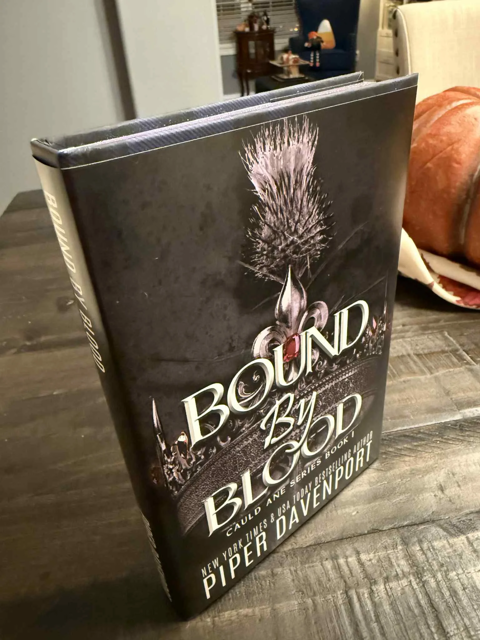 Bound by Blood - SPECIAL HARDBACK EDITION product image (4)