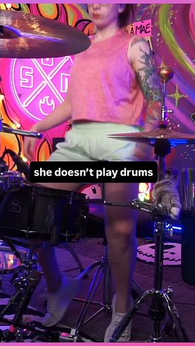 💩🥁

#drummer #drums #femaledrummer #latina #hispanic #drumming #sillycontent #metaldrummer