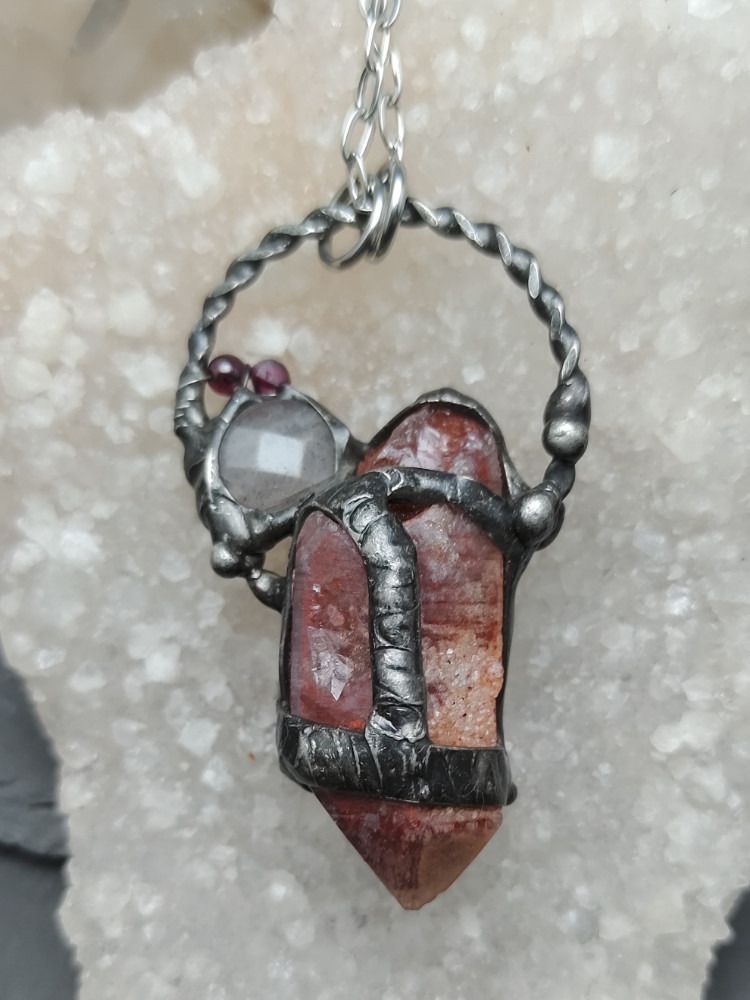 Sorcery Talisman - Red Sanctum Crystal product image (5)