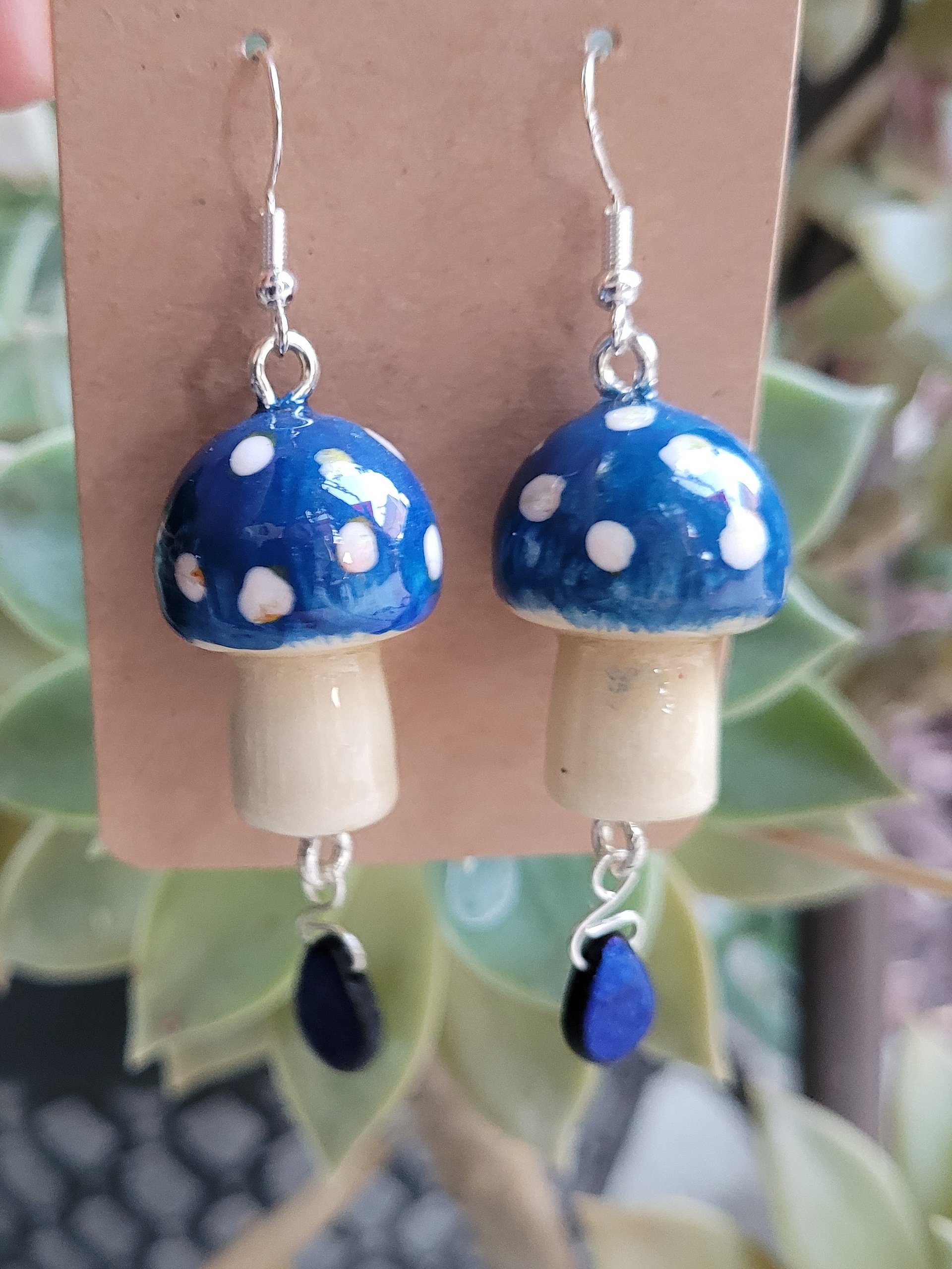 ultramarine mushroom product image (1)