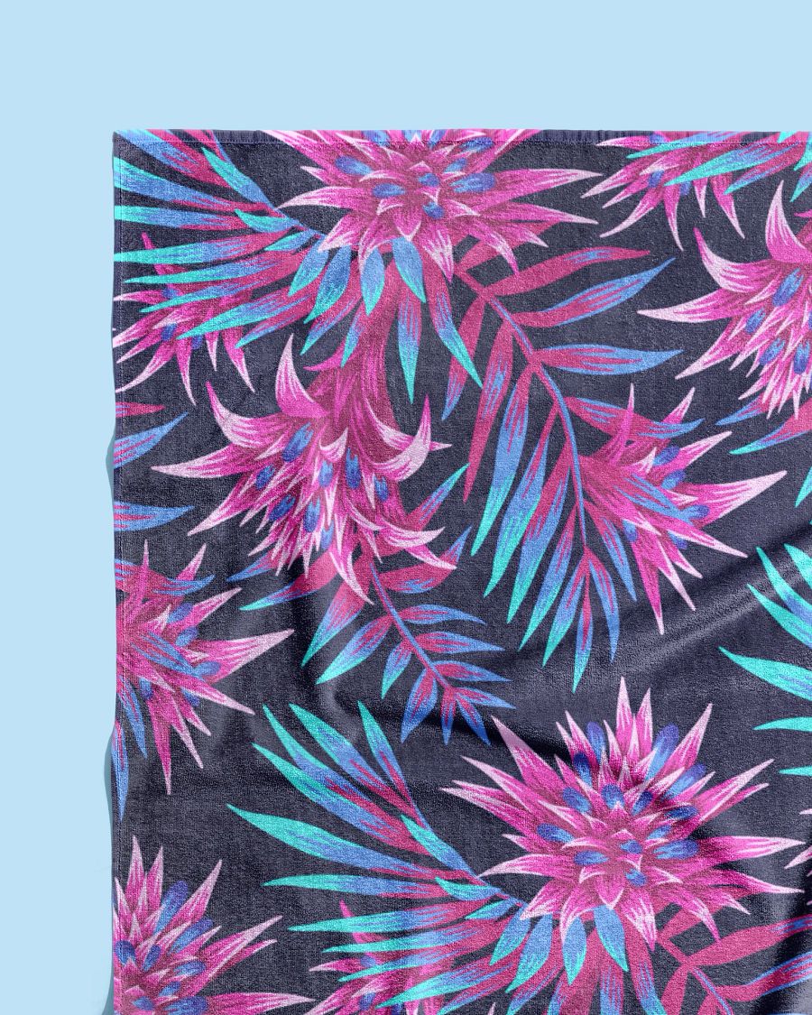 Beach Towel - Fasciata Tropical / Dark Blue & Pink product image (3)